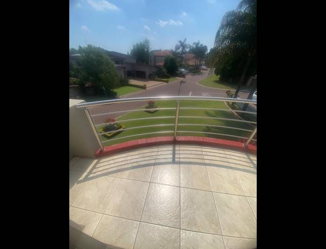 3 BEDROOM HOUSE FOR SALE IN CLUBVILLE